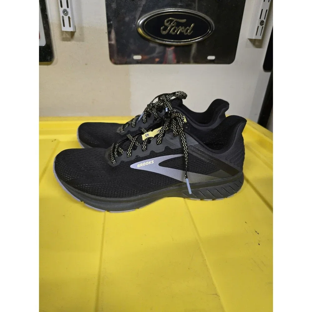 Brooks Anthem 5 Women’s Running Shoes Black Gray Sneakers Athletic Gym Sz 9